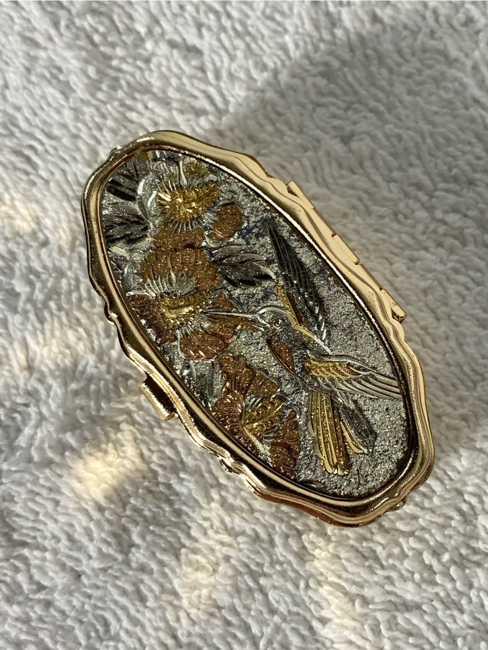 Vintage Gold Tone Hummingbird Floral Compact Sewing Kit Grannycore Art Of Chokin